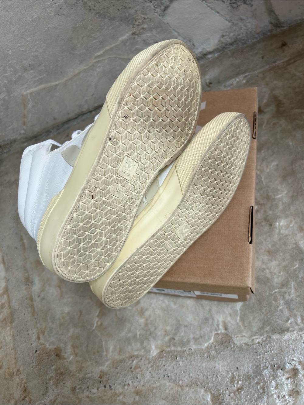 Veja Minotaur Chromefree Leather White Pierre Butter EU 38 US 7/7.5 - Picture 2 of 8